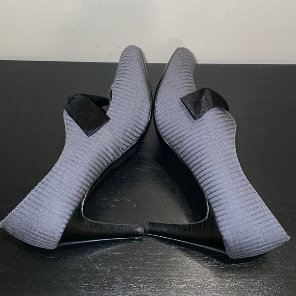 Ann Marino Size 9.5 Pumps.  Big bow.  Nice fabric color and pattern. Black/Gray - Picture 6 of 14